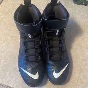 Size 10 football cleats Nike Force
